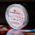 Glitter in the air - strobing blush and highlighter powder - essence