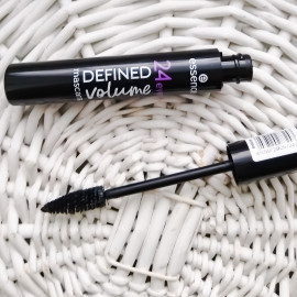 24ever - Defined Volume Mascara - essence