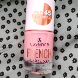 French Manicure - Beautifying Nail Polish - essence