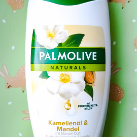 Naturals - Kamelienöl & Mandel Cremedusche - Palmolive