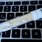 Colour Correcting Liquid Concealer - essence