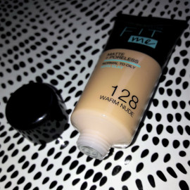 Fit Me! - Matte+Poreless Foundation - Maybelline