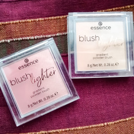 Blush Lighter Gradient Powder Blush - essence