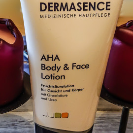 AHA Body & Face Lotion von Dermascense