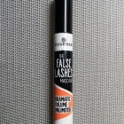 The False Lashes - Mascara Dramatic Volume Unlimited - essence