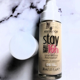 stay all day - 16h long-lasting make-up - essence