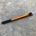 Base Pointed Foundation Brush - Real Techniques