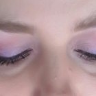 Duo Guilty mit dem lilac Kajal-Liner als Lidschatten auf den mittleren Lid und in Chocolate als Lidstrich